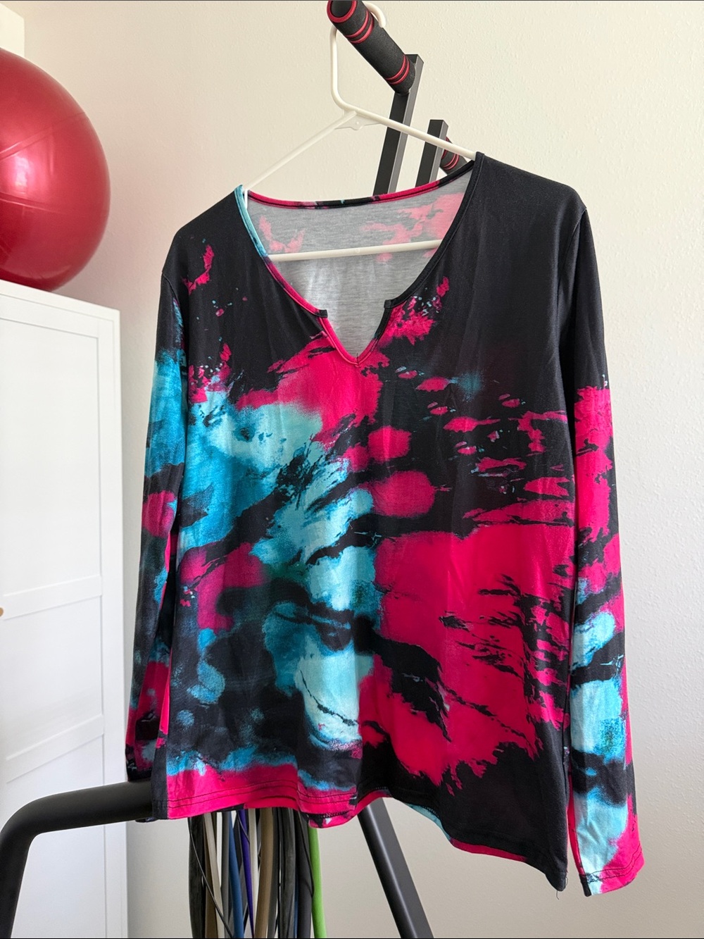 Tie-Dye Long Sleeve V-Neck Top in Black, Pink & Blue